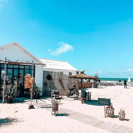 Beleef Strandhuisje 아파트 *